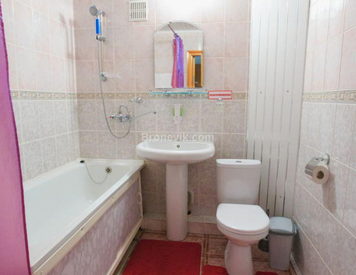 2-комнатный номер люкс (с завтраком) - Гостиница «Восток» Бийск