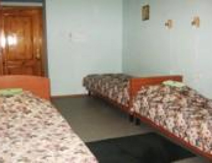 Номер эконом с 3 односпальными кроватями - Гостиница «Под Телевышкой» Бийск