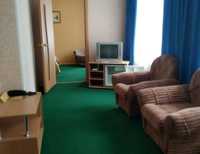 Номер полулюкс с 1 двуспальной кроватью - Мини-отель «Гвоздика» Бийск