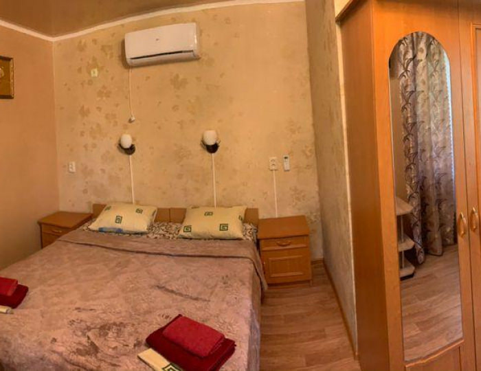 3-местный 1-комнатный номер стандарт семейный с 1 односпальной и 1 двуспальной кроватью - Гостевой дом «Черноморский дворик» Береговое