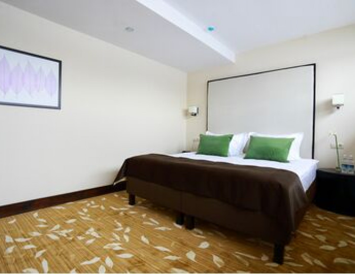 семейный номер с 1 двуспальной и 2 односпальными кроватями - Отель «Гарден Хотел и Спа» Чебоксары