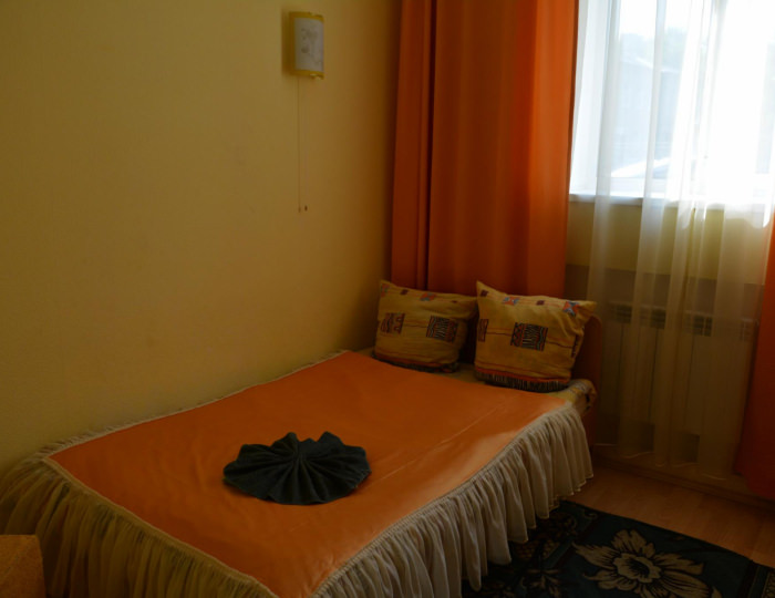 2-местный номер стандарт с 1 двуспальной кроватью - Мини-отель «Октябрьская» Каменск-Уральский