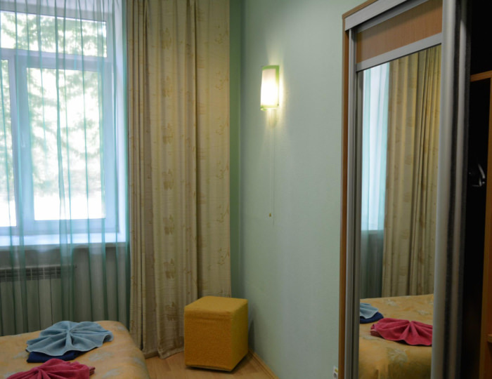 2-местный номер стандарт с 1 двуспальной кроватью - Мини-отель «Октябрьская» Каменск-Уральский