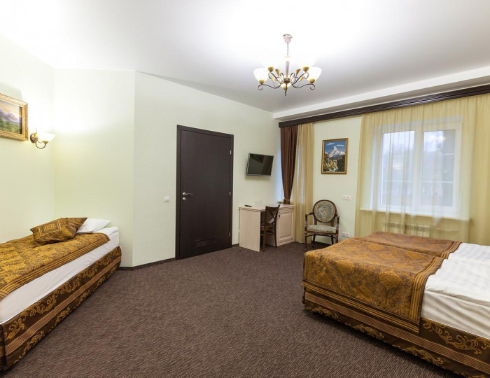 Номер стандарт семейный с 3 односпальными кроватями - Отель «Гатчина» Гатчина