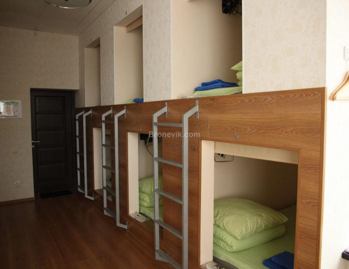 Кровать в 8-местном общем номере - Мини-отель «Аксиома» Гатчина