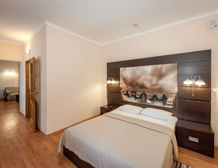 Де Люкс 2-местный 2-комнатный корп.Южный - Санаторий «Саки»