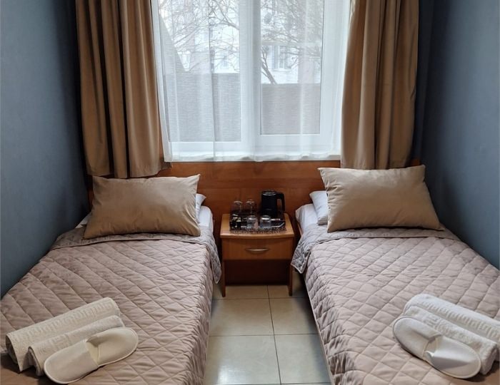 "КЛАССИК 4" Стандартный двухместный номер с раздельными односпальными кроватями и диваном на 1 этаже - Гостевой дом «Цитрус» Геленджик