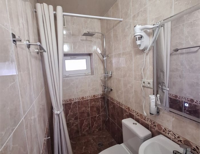 "КЛАССИК 5" Стандартный двухместный номер с раздельными односпальными кроватями и диваном на 1 этаже - Гостевой дом «Цитрус» Геленджик