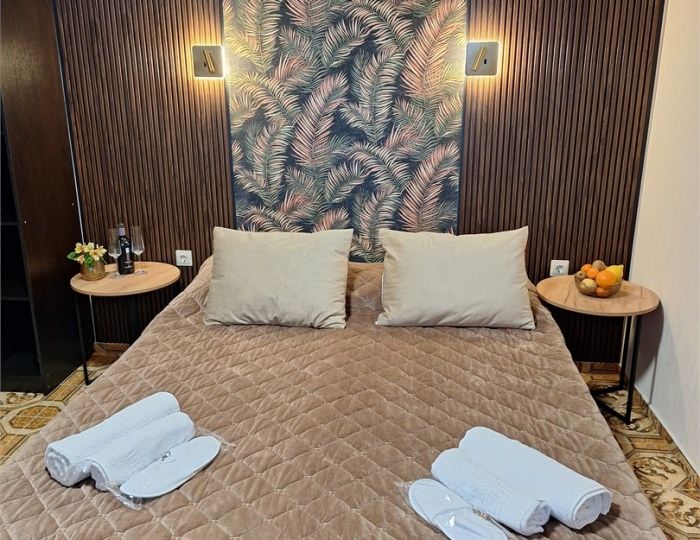 "ПАЛЬМА 6" Трехместный Комфортный номер с кроватями TWIN/DBL и одноместным диваном на 2 этаже в ГД "Цитрус" - Гостевой дом «Цитрус» Геленджик