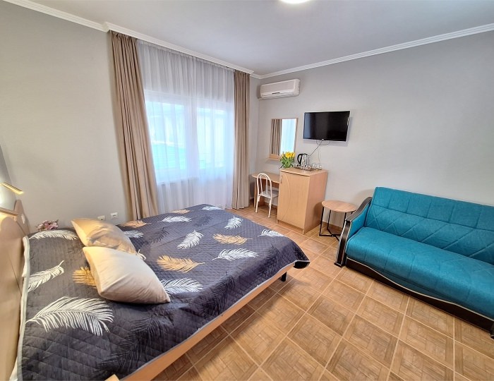 «ЗАКАТ» 12 СТАНДАРТНЫЙ ЧЕТЫРЕХМЕСТНЫЙ НОМЕР С ДВУСПАЛЬНОЙ КРОВАТЬЮ, ДВУСПАЛЬНЫЙ ДИВАН - Гостевой дом «Цитрус» Геленджик