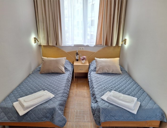 «КОМФОРТ» 14 СТАНДАРТНЫЙ ЧЕТЫРЕХМЕСТНЫЙ НОМЕР С РАЗДЕЛЬНЫМИ КРОВАТЯМИ, ДВУСПАЛЬНЫМ ДИВАНОМ - Гостевой дом «Цитрус» Геленджик