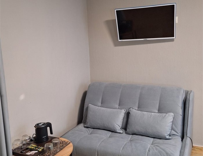 «КОМФОРТ» 14 СТАНДАРТНЫЙ ЧЕТЫРЕХМЕСТНЫЙ НОМЕР С РАЗДЕЛЬНЫМИ КРОВАТЯМИ, ДВУСПАЛЬНЫМ ДИВАНОМ - Гостевой дом «Цитрус» Геленджик