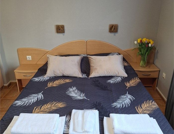 «ГОРОД» 15 СТАНДАРТНЫЙ ТРЕХМЕСТНЫЙ НОМЕР С ДВУСПАЛЬНОЙ КРОВАТЬЮ, ОДНОСПАЛЬНЫМ ДИВАНОМ - Гостевой дом «Цитрус» Геленджик