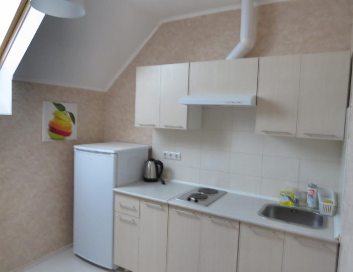 2-комнатная комната делюкс с 3 односпальными и 1 двуспальной кроватью (мансарда) - Гостевой дом «Любимый дом» Геленджик