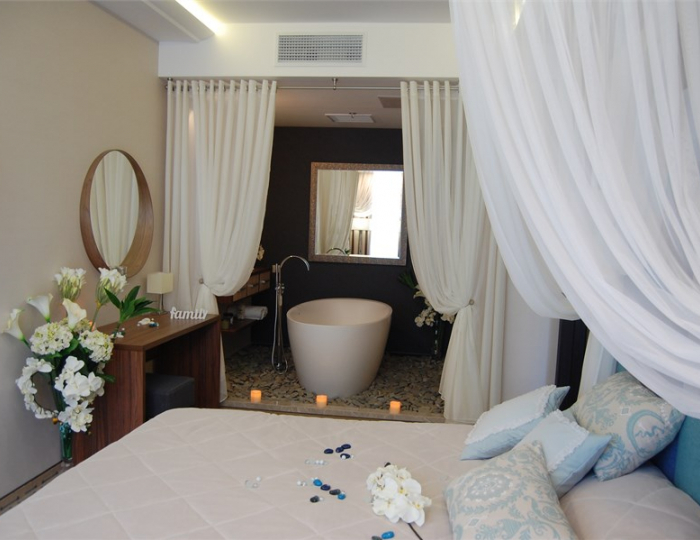 Люкс 2-местный 2-комнатный с ванной в спальне - Гостиничный комплекс «Новый Свет» Судак