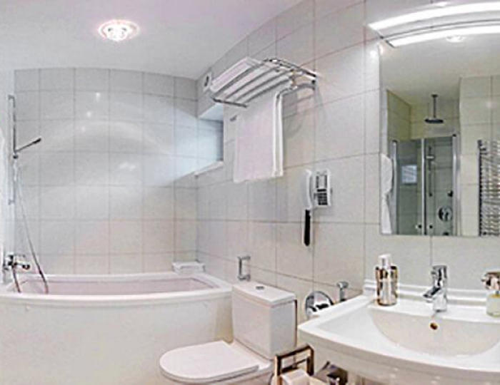 Номер люкс с двуспальной кроватью (корпус FOX-INN) - База отдыха «Лисья нора» Игнатово