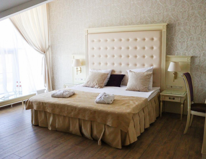 2-местный номер полулюкс улучшенный с 1 двуспальной кроватью - Загородный отель «Малиновка» Исаково