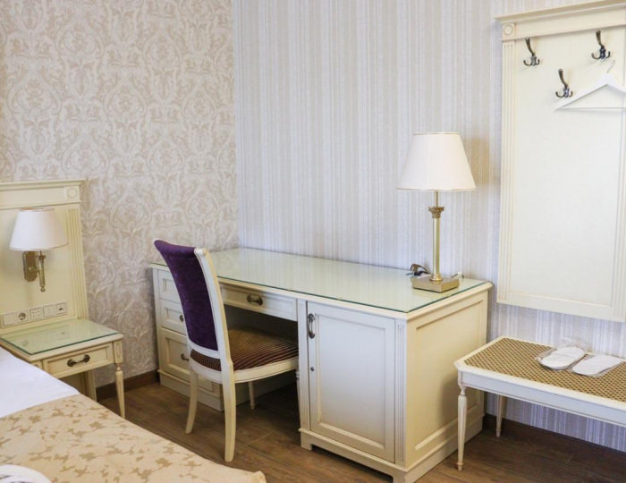 2-местный номер полулюкс улучшенный с 1 двуспальной кроватью - Загородный отель «Малиновка» Исаково