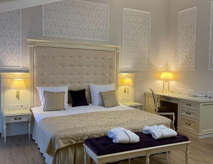 2-местный номер делюкс комфорт с 1 двуспальной кроватью - Загородный отель «Малиновка» Исаково