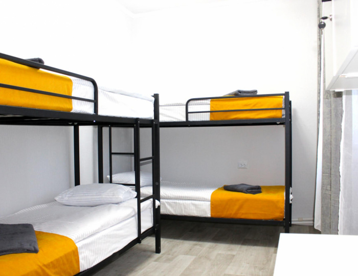 Кровать в 4-местном общем номере - Гостевой дом «Чемодан» Ханты-Мансийск