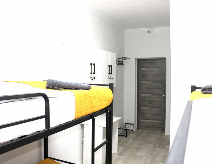 Кровать в 4-местном общем номере - Гостевой дом «Чемодан» Ханты-Мансийск