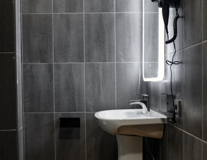 Номер стандарт улучшенный с 1 двуспальной кроватью - Отель «Колизей» Тамбов