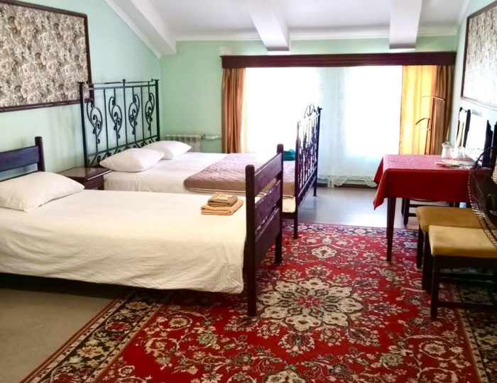 Номер стандарт с 1 односпальной и 1 двуспальной кроватью - Отель «Никольская» Серпухов