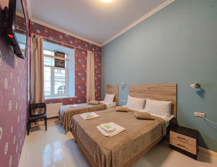 Номер улучшенный семейный с 1 односпальной и 1 двуспальной кроватью - Отель Ligo Hotel / Лиго на Гостином Дворе Санкт-Петербург