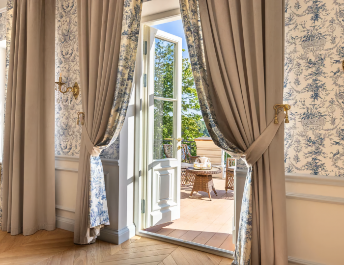 Королевский двухкомнатный люкс с террасой и видом на реку - Отель Villa du Prince / Вилла Принца Ольденбургского Санкт-Петербург