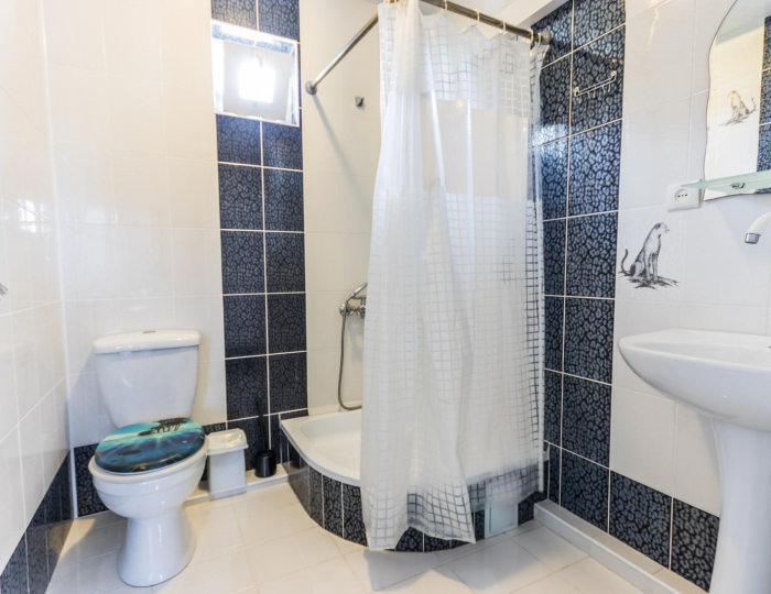 Комната улучшенная с 1 односпальной и 1 двуспальной кроватью - Гостевой дом «Лагуна» Архипо-Осиповка