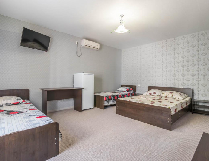 Комната стандарт с 2 односпальными и 1 двуспальной кроватью - Гостевой дом «Лагуна» Архипо-Осиповка