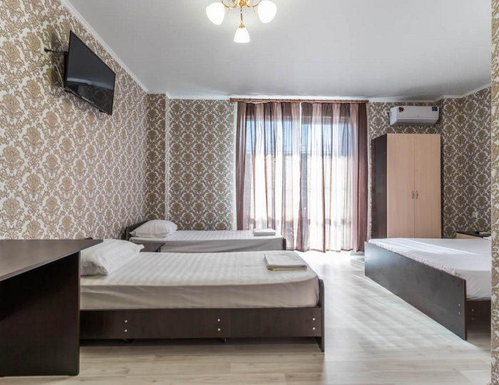 Комната комфорт с 2 односпальными и 1 двуспальной кроватью - Гостевой дом «Лагуна» Архипо-Осиповка