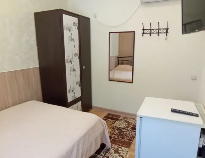 Номер стандарт с 1 двуспальной кроватью - Гостевой дом «Уютный дворик на Толстого» Геленджик