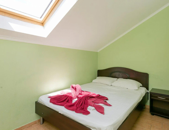 Комната стандарт с 1 двуспальной кроватью (мансарда) - Гостевой дом «Александрос» Геленджик