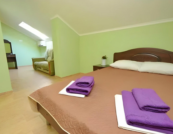 3-местная комната стандарт (мансарда) - Гостевой дом «Александрос» Геленджик