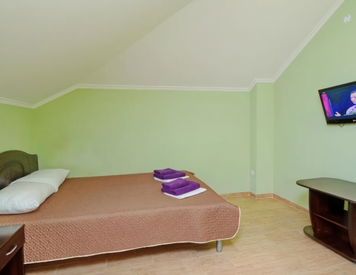 3-местная комната стандарт (мансарда) - Гостевой дом «Александрос» Геленджик