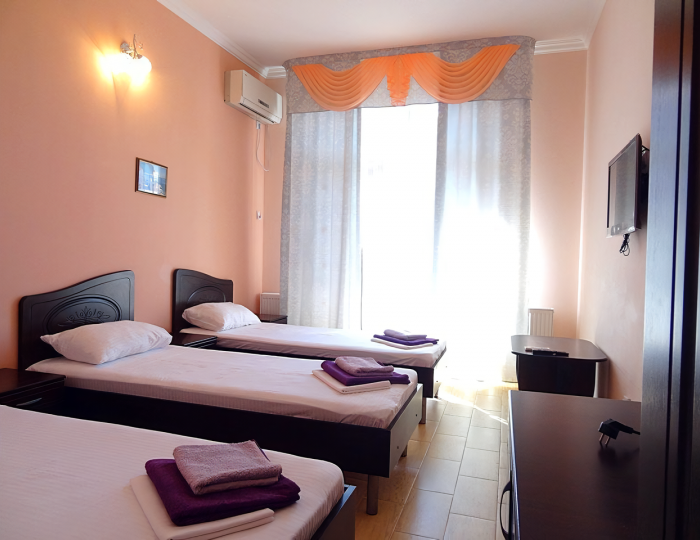 3-местная комната комфорт с балконом - Гостевой дом «Александрос» Геленджик