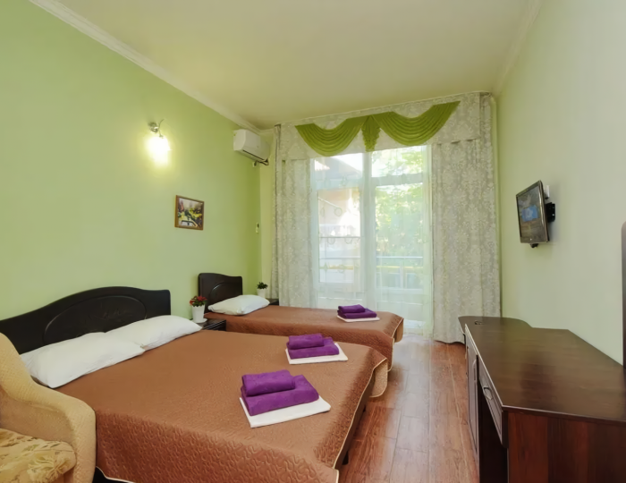 4-местная комната комфорт с балконом - Гостевой дом «Александрос» Геленджик