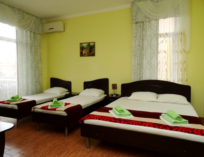 5-местная комната комфорт с балконом - Гостевой дом «Александрос» Геленджик