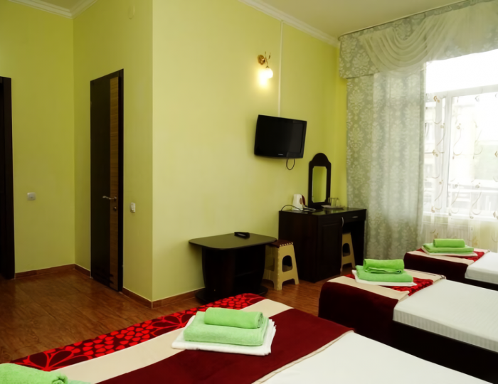 5-местная комната комфорт с балконом - Гостевой дом «Александрос» Геленджик