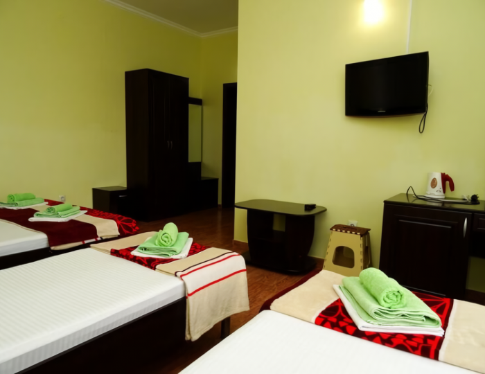 5-местная комната комфорт с балконом - Гостевой дом «Александрос» Геленджик