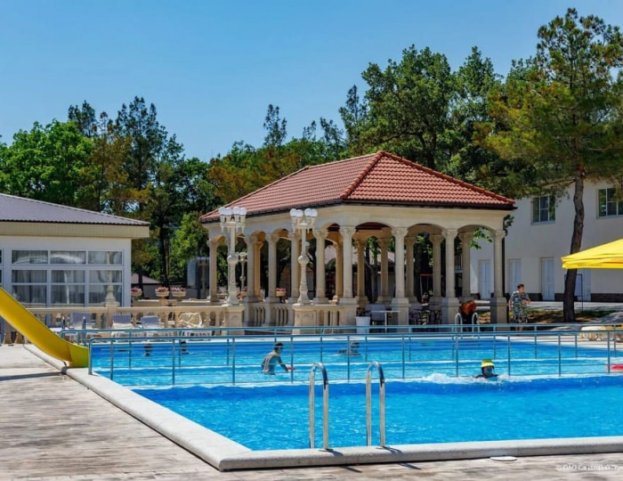 Открытый бассейн - База отдыха Talka Village / Талка Вилладж Геленджик