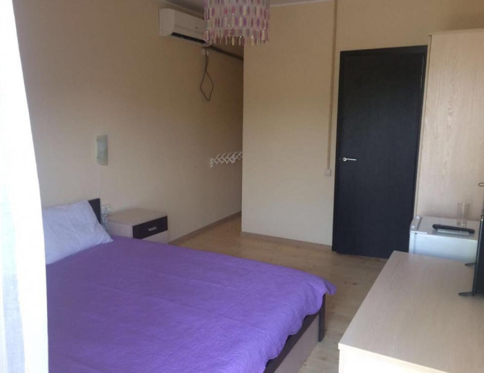 Номер стандарт с 1 двуспальной кроватью - Мини-отель «Семь гор» Сухум Номер стандарт с 1 двуспальной кроватью - Мини-отель «Семь гор» Сухум