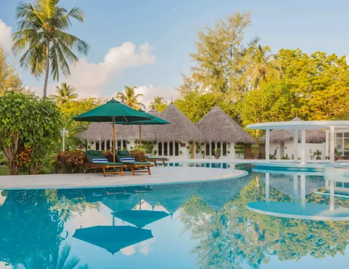 Equator Village 3 звезды, атолл Адду, Мальдивы