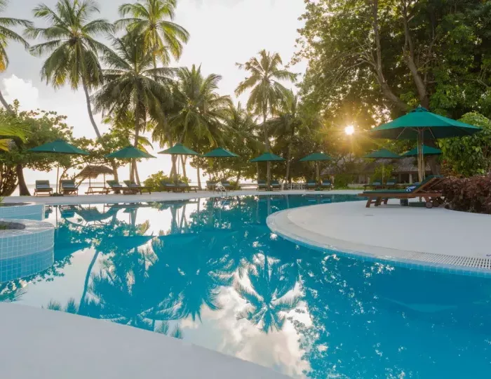 Equator Village 3 звезды, атолл Адду, Мальдивы