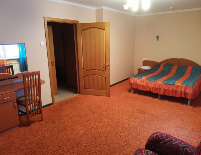 Номер полулюкс с 1 двуспальной кроватью - Загородный отель «Снежинка» Домбай