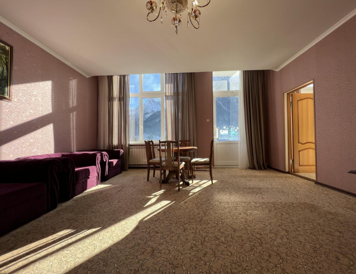 Номер люкс премиум с 1 двуспальной кроватью - Загородный отель «Снежинка» Домбай