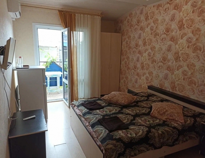 Комната стандарт с 1 двуспальной кроватью - Гостевой дом «На Киевской 27» Геленджик