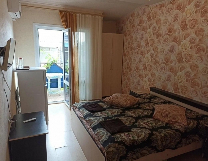 Комната стандарт с 1 двуспальной кроватью - Гостевой дом «На Киевской 27» Геленджик