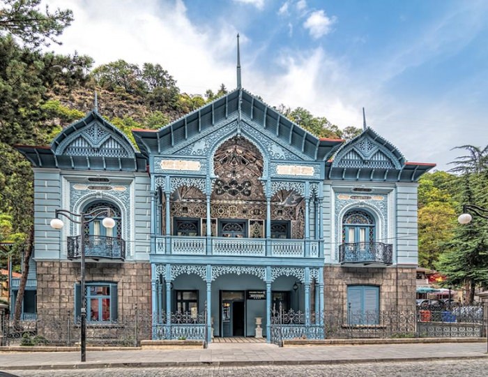 Отель «Golden Tulip Borjomi» Боржоми